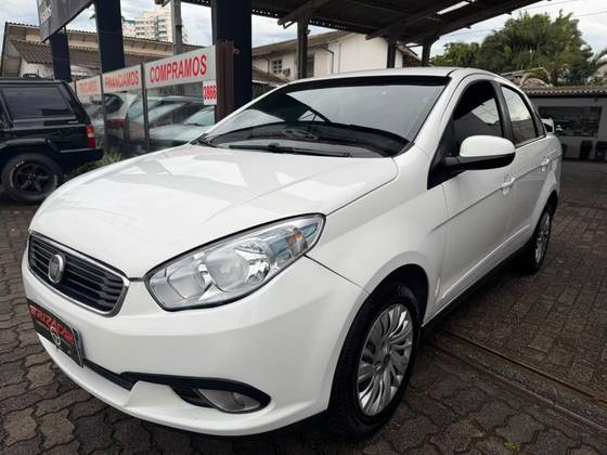 FIAT GRAND SIENA 1.4 MPI ATTRACTIVE 8V FLEX 4P MANUAL FIAT GRAND SIENA 1.4 MPI ATTRACTIVE 8V FLEX 4P MANUAL